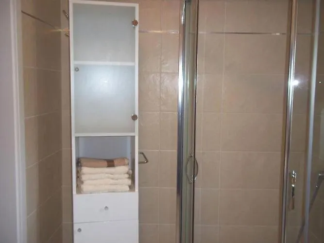 Sunshine - Two Bedroom With Sea View דירה *